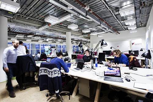 TQ Coworking: Floating Desk